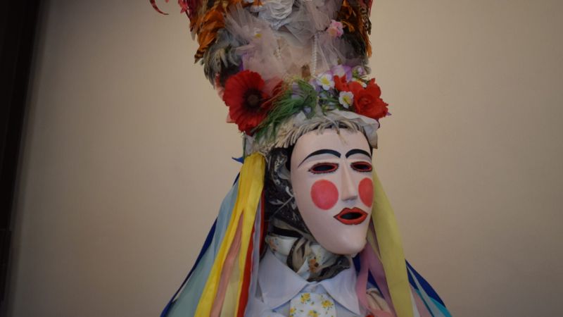 COSTUME CARNEVALE ALESSANDRINO Polecenelle Bielle scaled e1714250120645 51e38044 - Alessandria del Carretto, nasce il primo museo delle maschere e del folklore - 1 Alessandria del Carretto, nasce il primo museo delle maschere e del folklore