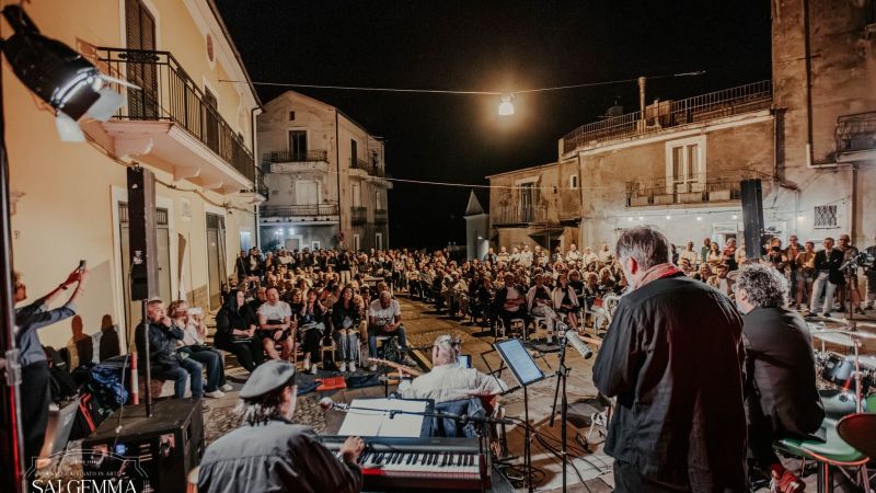 Salgemma Lungro Festival Intorno a Pino Daniele 1 5473d5eb - Salgemma Lungro Festival, chiusa con successo l'edizione 2025 - 1 Salgemma Lungro Festival, chiusa con successo l’edizione 2025