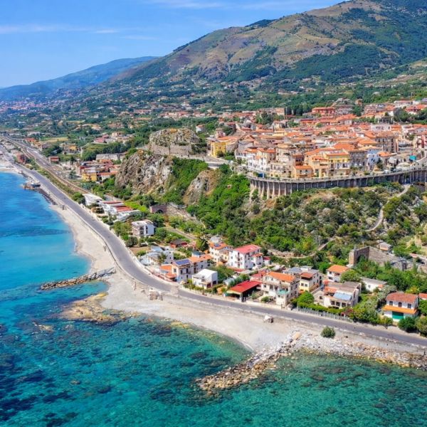 San Lucido, la Chiesa dell’Annunziata e il segno di Francesco nella storia