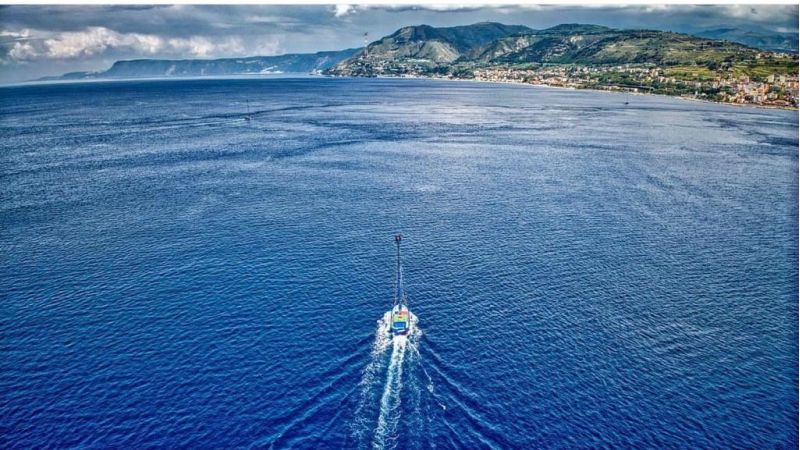 @deduzzo 5657218c - Vedette, fiocine e un bicchiere di zibibbo per il rituale della caccia al pesce spada - 1 Vedette, fiocine e un bicchiere di zibibbo per il rituale della caccia al pesce spada