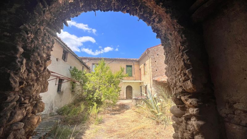 Convento degli Agostiniani di Zumpano Larco scaled 56faa110 - Zumpano riscopre le sue radici: il Convento degli Agostiniani, un simbolo storico - 1 Zumpano riscopre le sue radici: il Convento degli Agostiniani, un simbolo storico