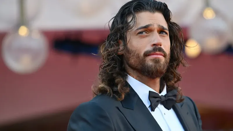 Can Yaman Sandokan scaled c521ff0c 5b393c3f - Festa del Cinema di Roma, presentata la serie "Sandokan": girata anche in Calabria - 1 Festa del Cinema di Roma, presentata la serie “Sandokan”: girata anche in Calabria