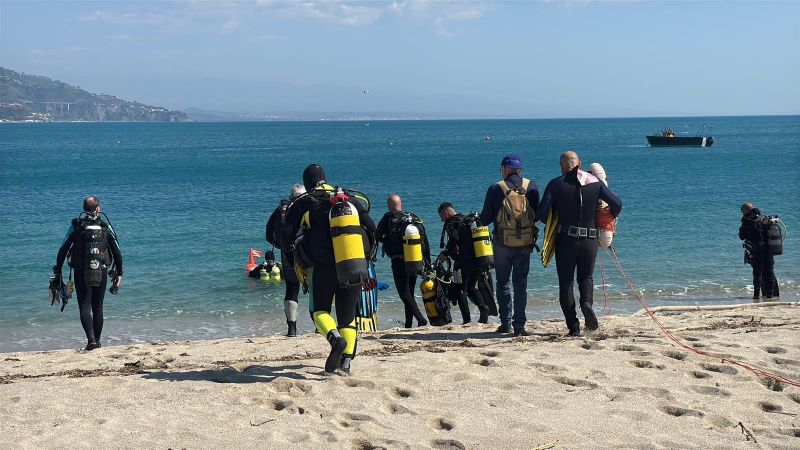 Baia di Soverato, fondali puliti con l’iniziativa di Ambiente Mare Italia