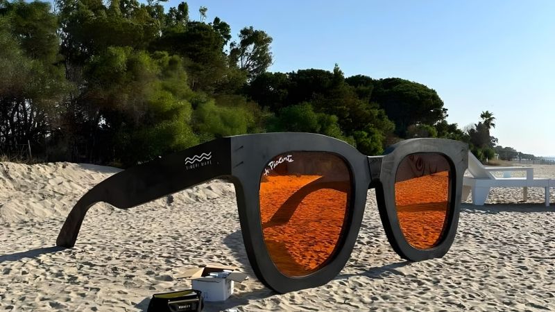 Simeri Mare spiaggia occhiali da sole 1 5dbf5980 - Estate 2025, la Calabria tra le mete nazionali più prenotate in agenzia - 1 Estate 2025, la Calabria tra le mete nazionali più prenotate in agenzia