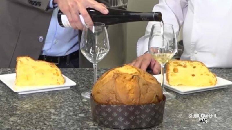 panettone e vino 1 5dc8f431 - Alchimie enogastronomiche, quando un dolce del nord incontra i sapori Calabria - 1 Alchimie enogastronomiche, quando un dolce del nord incontra i sapori Calabria