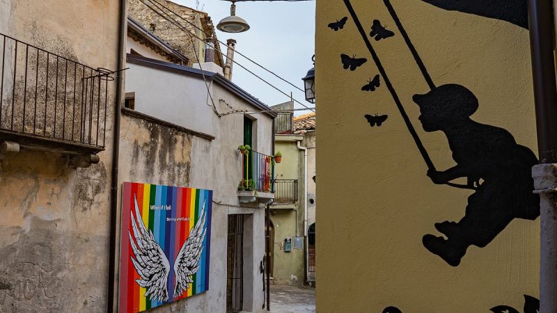 ansel 5e654769 - I murales di Caruso sul Tg2 per far scoprire “Tutto il bello che c’è” a Petilia - 1 I murales di Caruso sul Tg2 per far scoprire “Tutto il bello che c’è” a Petilia