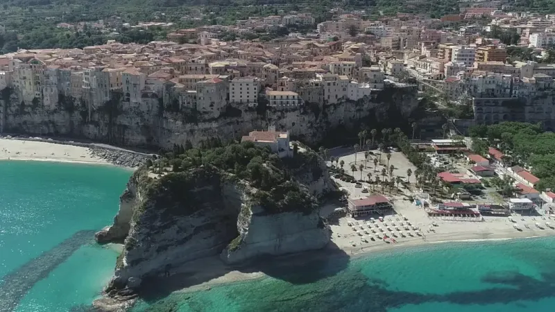 Tropea1 e1710782880683 5fa9cdf2 - Tropea, la toponomastica raccontata come identità collettiva - 1 Tropea, la toponomastica raccontata come identità collettiva