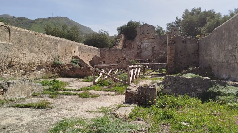 434710105 791897832970679 4430826266223145213 n e1712047811779 61af13ce - Le rovine di Motta Sant’Agata, quella «promessa di felicità» - 1 Le rovine di Motta Sant’Agata, quella «promessa di felicità»