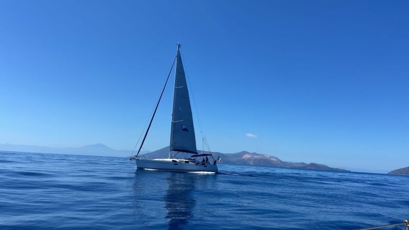 WhatsApp Image 2024 06 18 at 13.13.53 61d2970c - Racconti a vela, la Rotta dei Ciclopi: da Tropea fino alle Isole Eolie e ritorno per la X edizione - 1 Racconti a vela, la Rotta dei Ciclopi: da Tropea fino alle Isole Eolie e ritorno per la X edizione