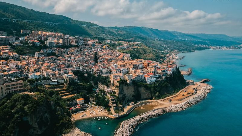 Pizzo, la Pasquetta da record che spalanca le porte all’estate