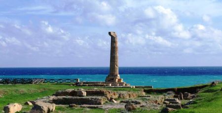 Colonna Lacinia
