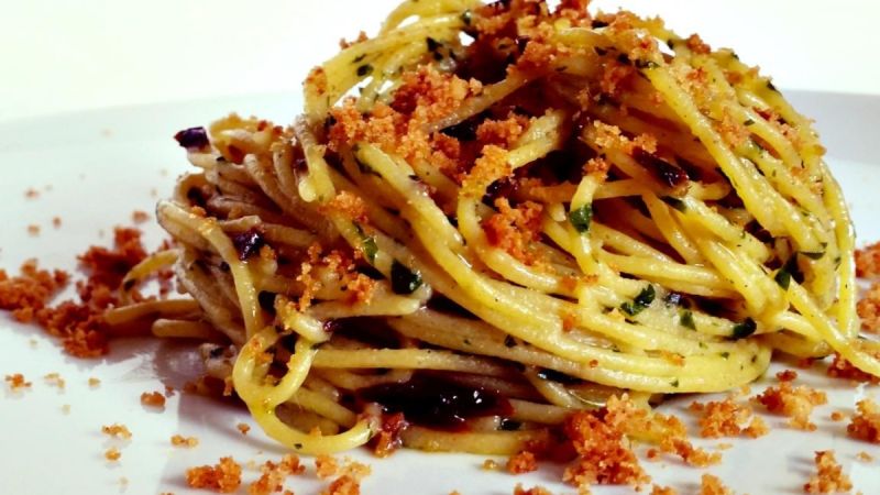 A casa o agriturismo, sulle tavole dei calabresi solo cibi della tradizione