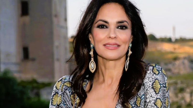 Maria Grazia Cucinotta 2 6539f17c - Maria Grazia Cucinotta in visita al Polo Museale di Soriano Calabro - 1 Maria Grazia Cucinotta in visita al Polo Museale di Soriano Calabro