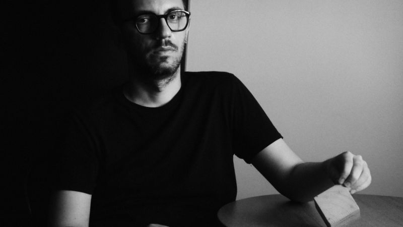 Vincenzo Montisano ph foto Debora De Bartolo 1 661c6405 - "Inaugura stanotte il secolo del bene", il nuovo libro di Montisano - 1 “Inaugura stanotte il secolo del bene”, il nuovo libro di Montisano