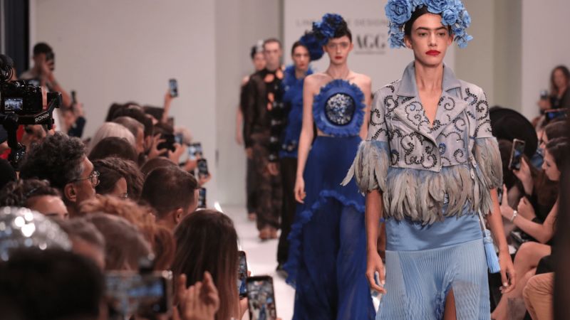 Moda, ‘Frida’ di Anton Giulio Grande trionfa a Milano e vola a Parigi