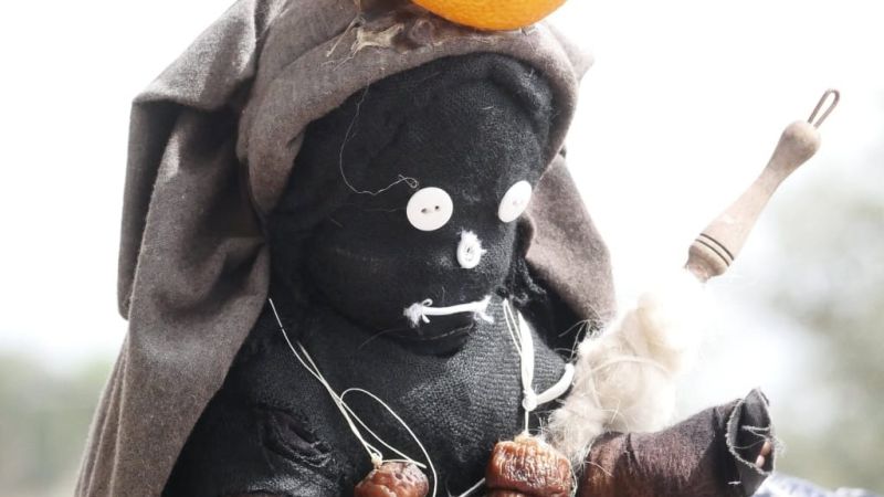 Corajisime resize 68dee785 - Pupi, papàtuli e babbarèddi: a Badolato il viaggio nei riti di Calabria - 1 Pupi, papàtuli e babbarèddi: a Badolato il viaggio nei riti di Calabria