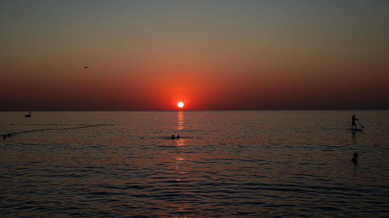 Tramonti speciali, da Zaccanopoli vista sul sole che cala in eclissi