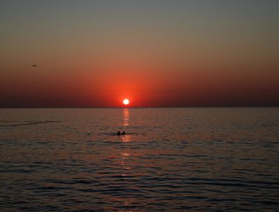 Tramonti speciali, da Zaccanopoli vista sul sole che cala in eclissi