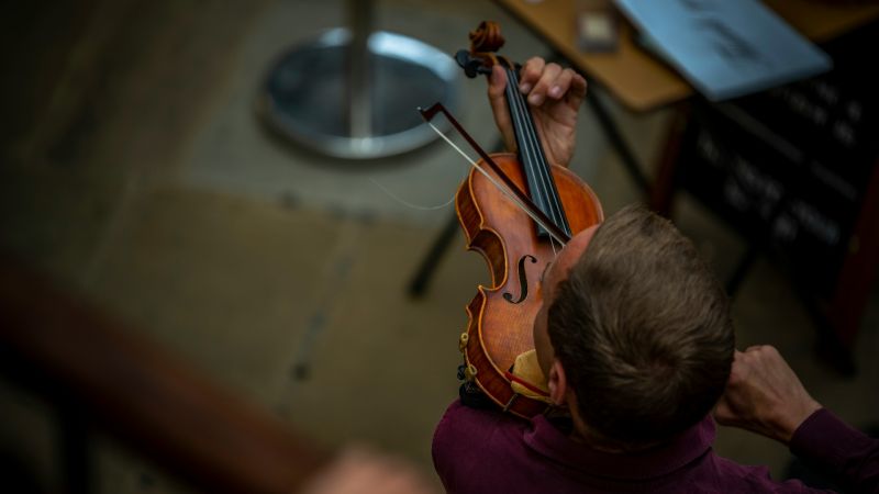 “Incontro con Robert Burns” apre la stagione di teatro Sguardi a Sud