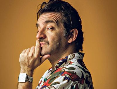 Peppe Voltarelli, a teatro la prima nazionale di “Onda calabra”