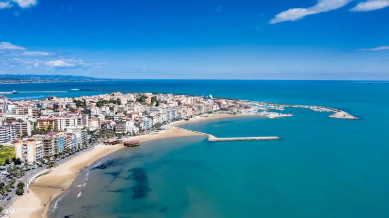 Crotone 75a78e30 - La Milanesiana, parte da Crotone il festival diretto da Elisabetta Sgarbi - 1 La Milanesiana, parte da Crotone il festival diretto da Elisabetta Sgarbi