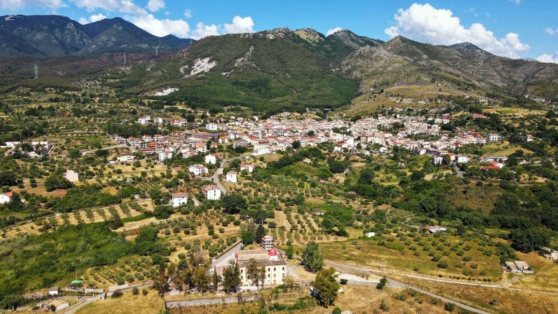 Passeggiata a San Basile alla scoperta delle edicole votive