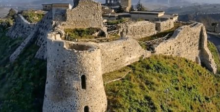 Simeri Crichi Castello ph. @misteryhunters 7b8c28da - Meraviglie di Calabria - 3