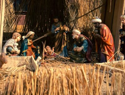Il Natale che a Mendicino profuma di ricordi, di pane e di seta