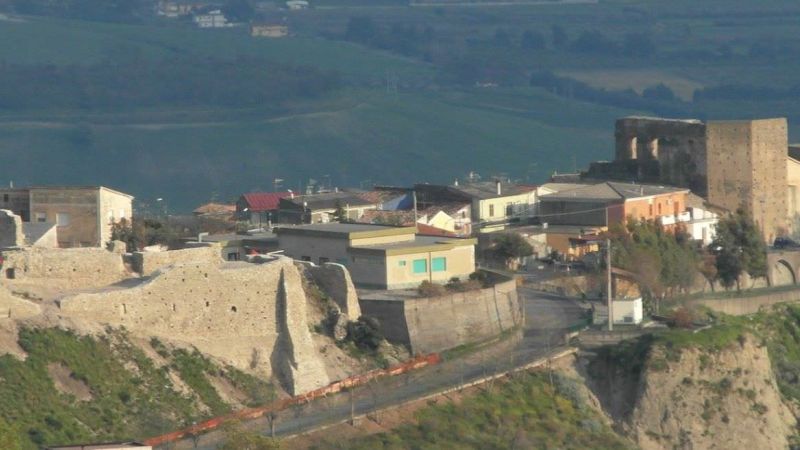 24 7d1e6974 - Simeri si tira a lustro, ripuliti tutti i siti identitari della città - 1 Simeri si tira a lustro, ripuliti tutti i siti identitari della città