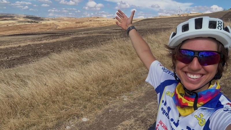 Da Milano all’Unical in bici, il viaggio di Sofia al sud per studiare Physics