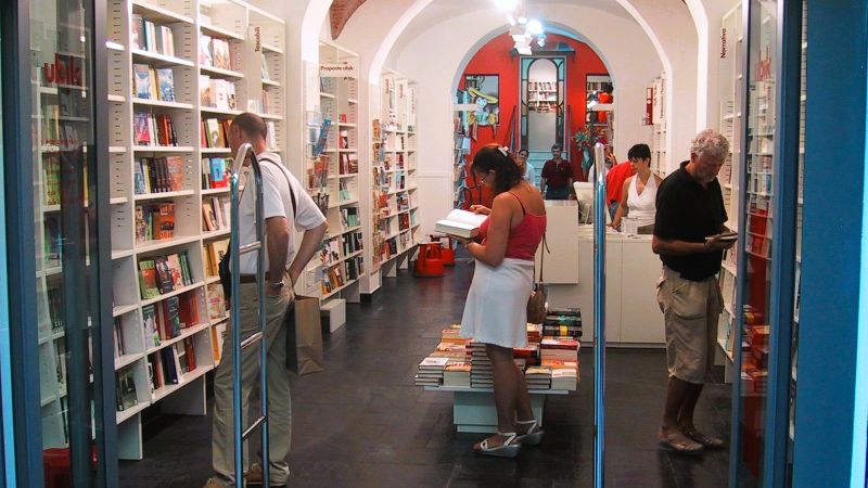 Libreria ubik 7fb9aa13 - Premio Sila, Linda Ferri svela 'Il nostro regno' alla Ubik di Cosenza - 1 Premio Sila, Linda Ferri svela ‘Il nostro regno’ alla Ubik di Cosenza