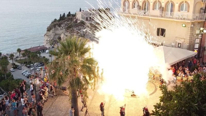 Parata4 87c40985 - La rievocazione storica della Liberazione di Tropea (FOTO) - 1 La rievocazione storica della Liberazione di Tropea (FOTO)