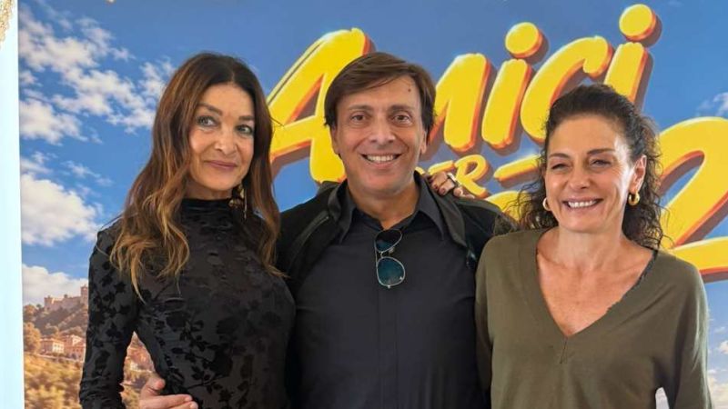 Presentato a Crotone “Amici per caso 2, Calabria on the road”