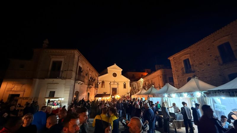Ottobrata sidernese piazza scaled 8e22fd50 - Ottobrata Sidernese, un successo senza precedenti - 1 Ottobrata Sidernese, un successo senza precedenti