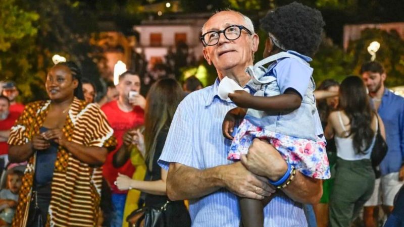 Acquaformosa in un libro, storie di popoli e del “sindaco tempesta”