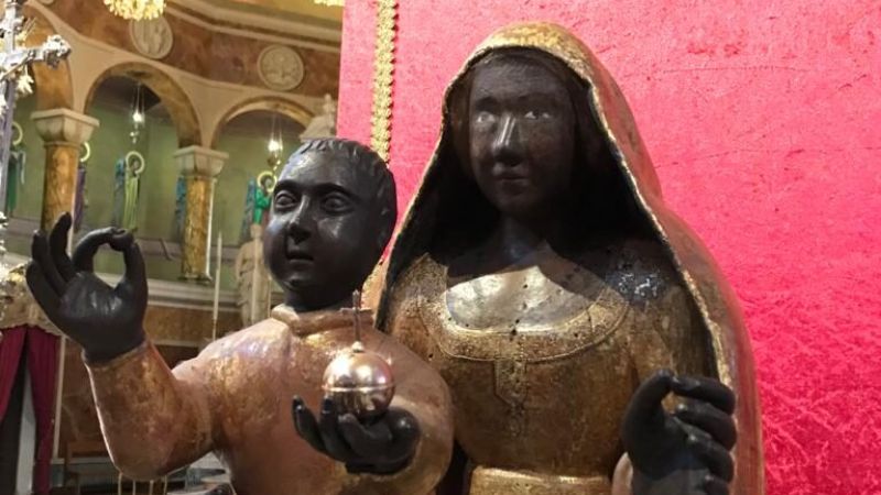 WhatsApp Image 2023 03 20 at 10.57.57 1 e1679309393341 937e5802 - La statuetta della Madonna dei Poveri in dono al Santo Padre (FOTO E VIDEO) - 1 La statuetta della Madonna dei Poveri in dono al Santo Padre (FOTO E VIDEO)