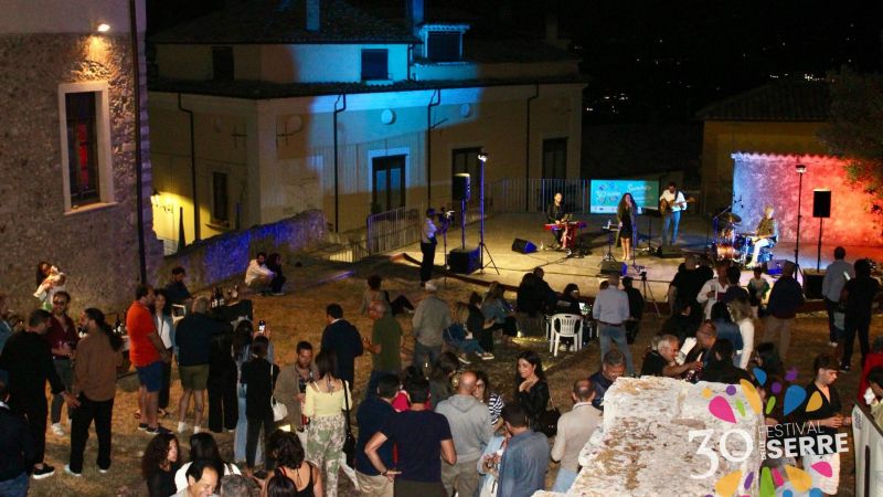 449228214 942074891055234 351143182443754375 n 94e37ea4 - Cerisano, la grande musica italiana al Festival delle Serre Summer Edition - 1 Cerisano, la grande musica italiana al Festival delle Serre Summer Edition