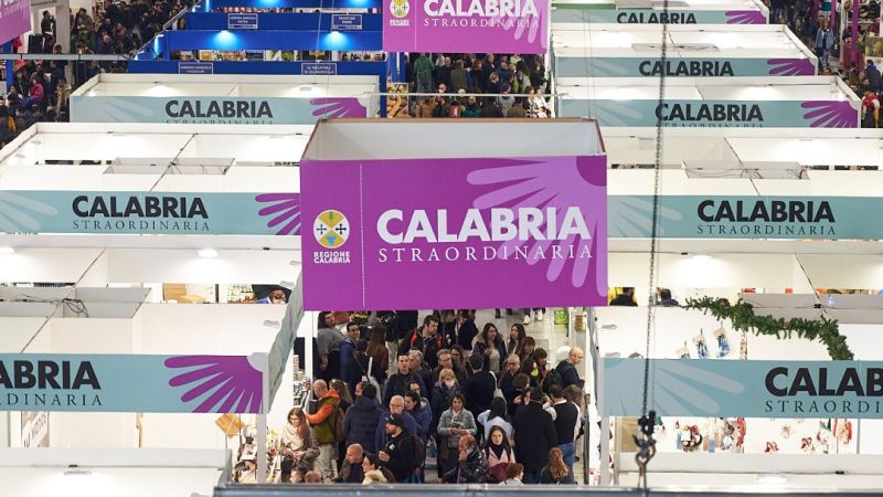 artigiano in fiera Calabria 7 962ca2c1 - Lavoro artigianale, la scelta di tre donne calabresi - 1 Lavoro artigianale, la scelta di tre donne calabresi