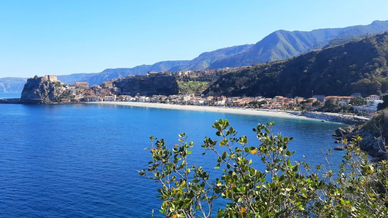 02cb0025 b26c 4a3c b4a3 6a8cbb5df31c e1713439586671 98189b40 - A Scilla lo spettacolo della Befana che arriva dal mare - 1 A Scilla lo spettacolo della Befana che arriva dal mare