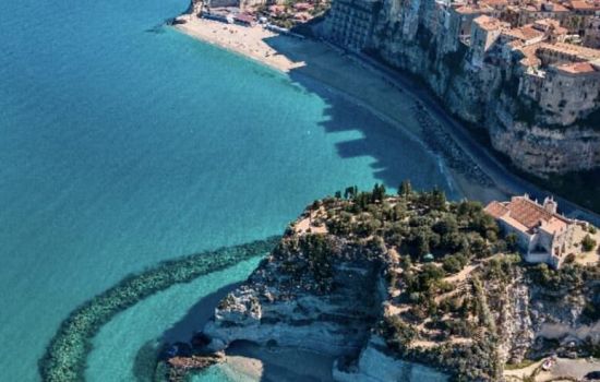 Tropea dallalto evidenza 1 e1712657010259 9cf1d4b7 - Meraviglie di Calabria - 45
