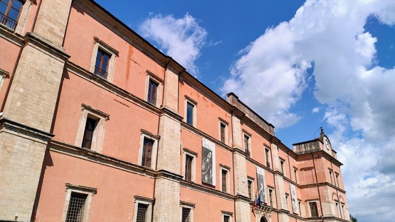 Opere d’arte confiscate in mostra alla Galleria Nazionale di Cosenza