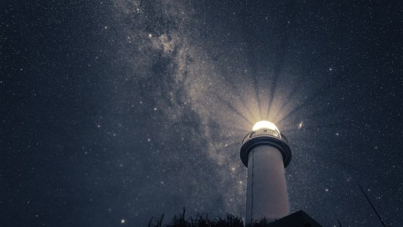 lighthouse 6785763 640 9e858f9b - Una passeggiata tra le stelle e i pianeti nel cuore dell’estate - 1 Una passeggiata tra le stelle e i pianeti nel cuore dell’estate