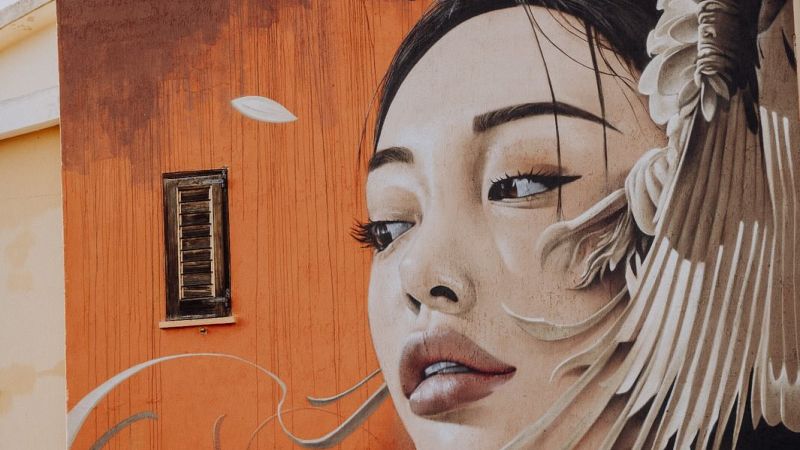 L’arte come gentilezza, i murales di LuceFest sul tetto del mondo