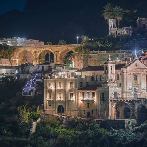 I treni del torrone, la magia del Natale a Bagnara Calabra