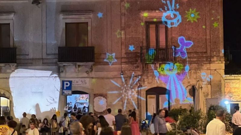 WhatsApp Image 2024 07 31 at 11.15.04 a0382b60 - Il Borgo Incantato: Gerace strega il pubblico con arte di strada e circo contemporaneo - 1 Il Borgo Incantato: Gerace strega il pubblico con arte di strada e circo contemporaneo