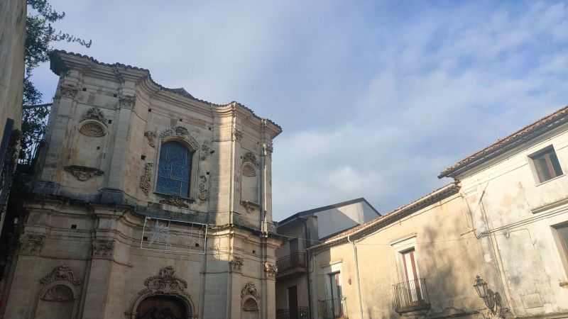 Rende paese Chiesa del Rosario scaled a1da8bed - Chiesa del Rosario di Rende, torna il quadro del '700 rubato nel 1978 - 1 Chiesa del Rosario di Rende, torna il quadro del ‘700 rubato nel 1978