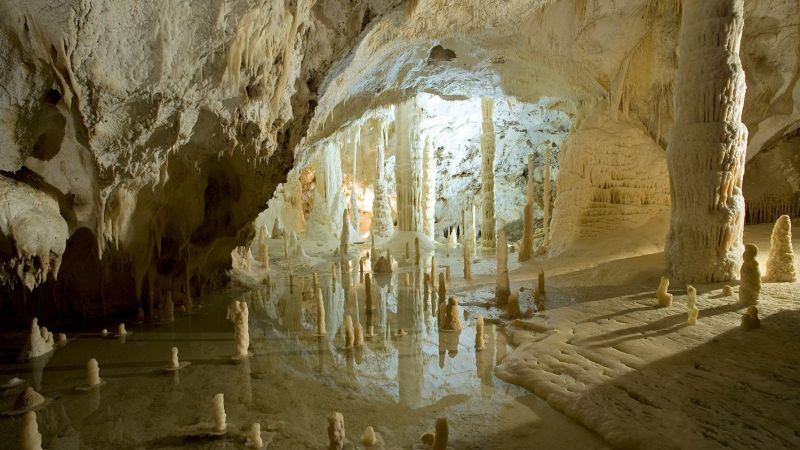 Sala Candeline Grotte Frarsassi a1174217 - Le Grotte di Frasassi portano "Gormiti" nelle scuole calabresi - 1 Le Grotte di Frasassi portano “Gormiti” nelle scuole calabresi