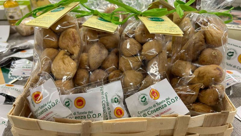 cestofichi n a21bdf5f - L'eccellenza dei Fichi di Cosenza DOP va incontro al Gustus di Napoli - 1 L’eccellenza dei Fichi di Cosenza DOP va incontro al Gustus di Napoli