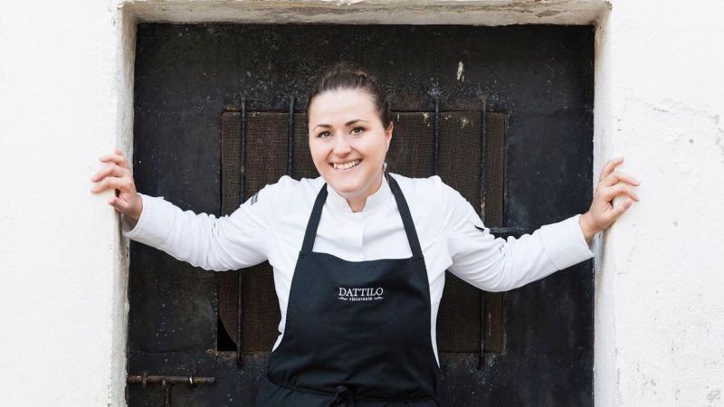 ceraudo copertina nuova a6aafc42 - Caterina Ceraudo, la stella Michelin quando tutti dicevano: "Non si può fare" - 1 Caterina Ceraudo, la stella Michelin quando tutti dicevano: “Non si può fare”
