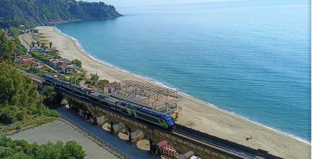 treno pop Lamezia Terme foto Associazione Ferrovie in Calabria 1 a76aff81 - Meraviglie di Calabria - 3